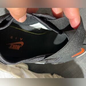 Used NIKE AIR RIFT Slip on with Velcro. Size 10.